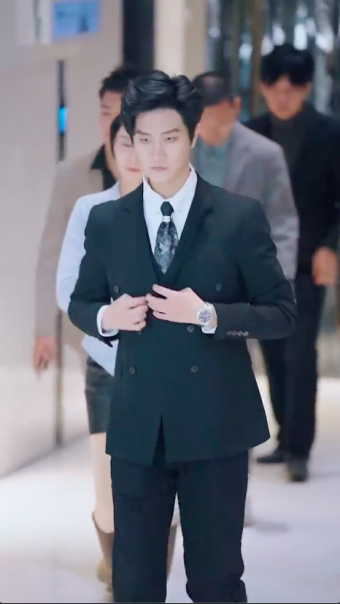 Cinderella actually is a Glamorous Darling who has 3 Tycoon Brothers_ Lesson for Scumbag!